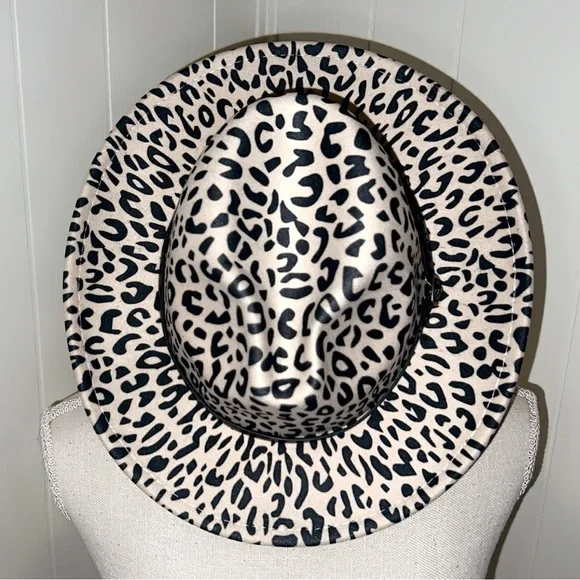 ?SNOW LEOPARD Print Flat Brim Hat display picture 1